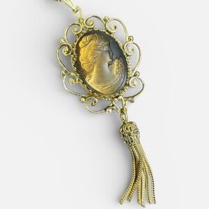 Whiting and Davis Cameo Pendant Necklace Gold Coil Snail Chain Amber Glass